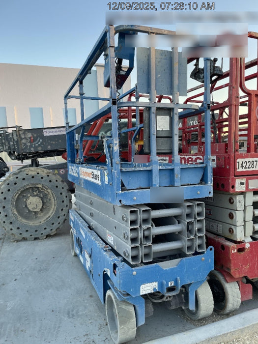 2019 Genie GS-2632 Folding rails with half height swing gate