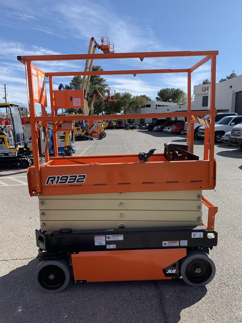 2022 JLG R1932