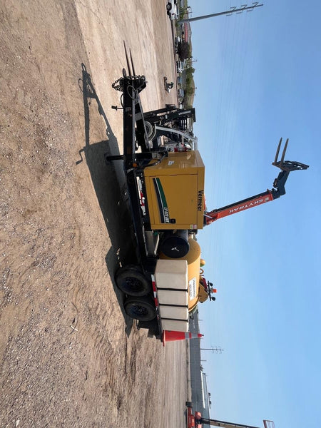 2021 Vac-Tron LP573XDT 500 Gallon Debris Tank w/ Hydraulic Tilt, two (2) 100 Gallon Water Tanks, Low Profile Torsion Axles (12,000 GVWR)