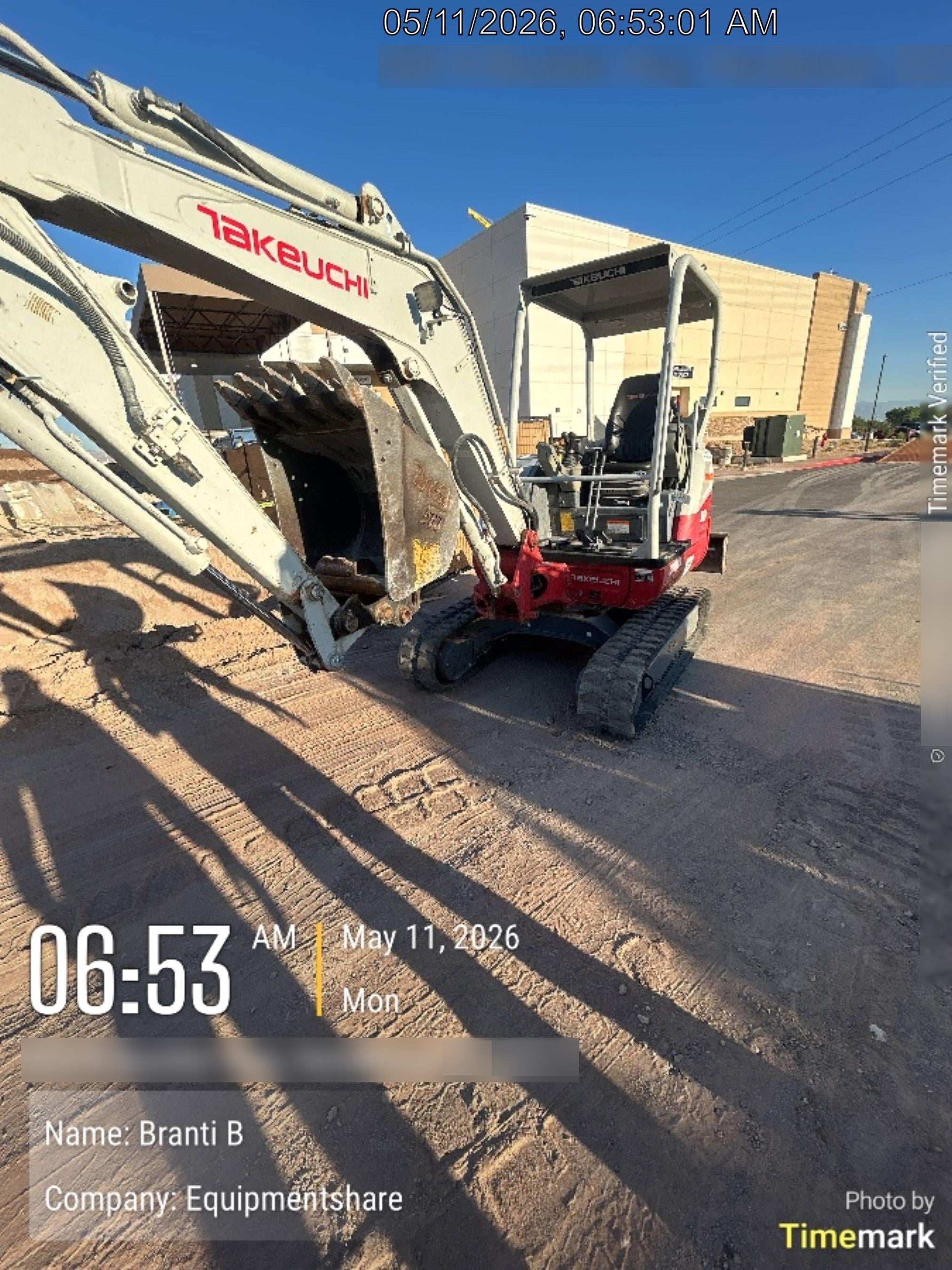 2022 TAKEUCHI TB235-2R