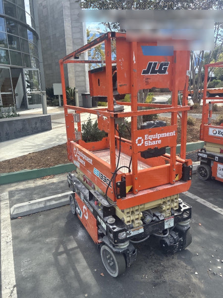 2022 JLG ES1330L