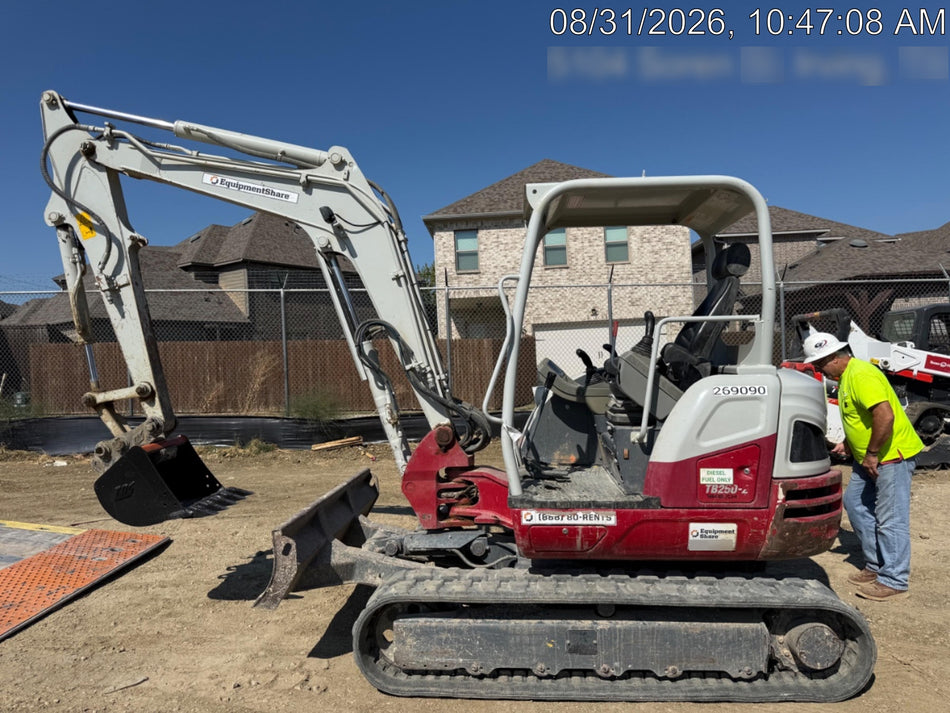 2022 TAKEUCHI TB250-2R