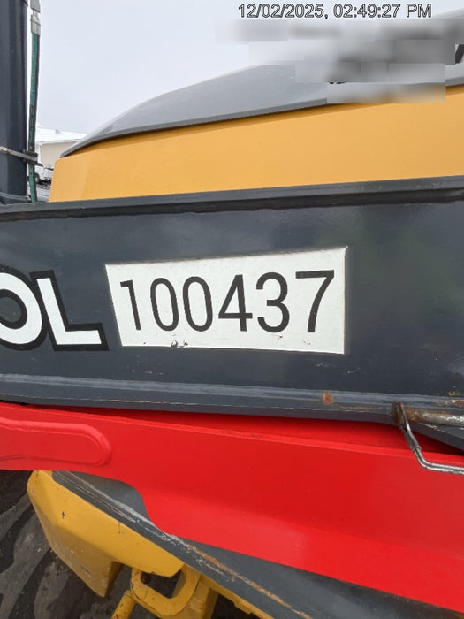 2020 John Deere 410L - Extendable Stick Cab/Heat/Air, 4WD, Extendable Stick, Pilot Controls, 2 Way Hydraulics, TAG Manual QC