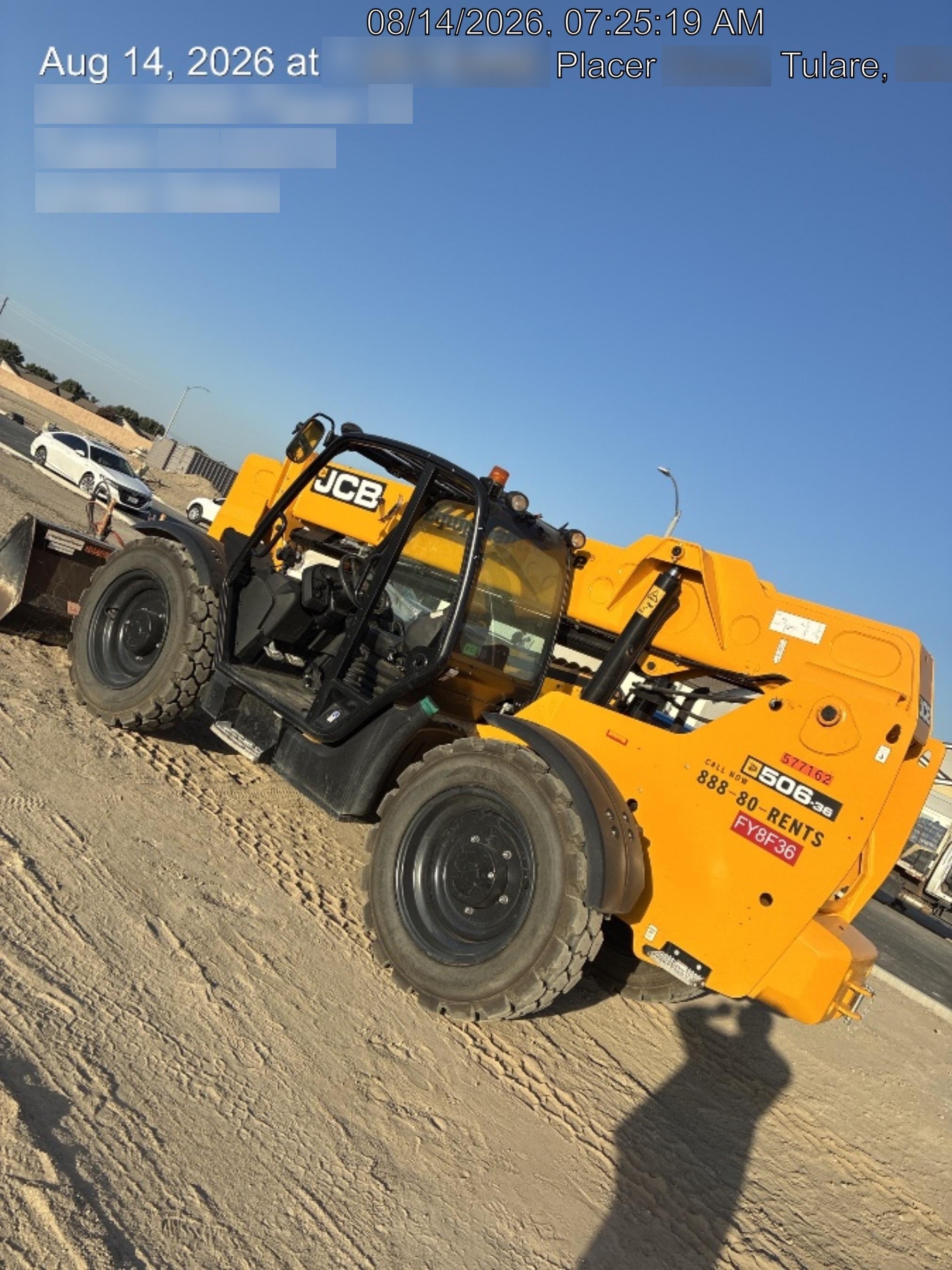 2022 JLG 1001100823