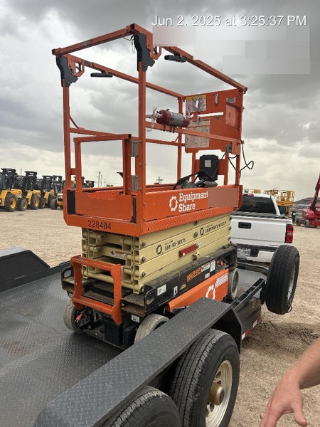2022 JLG ES1932