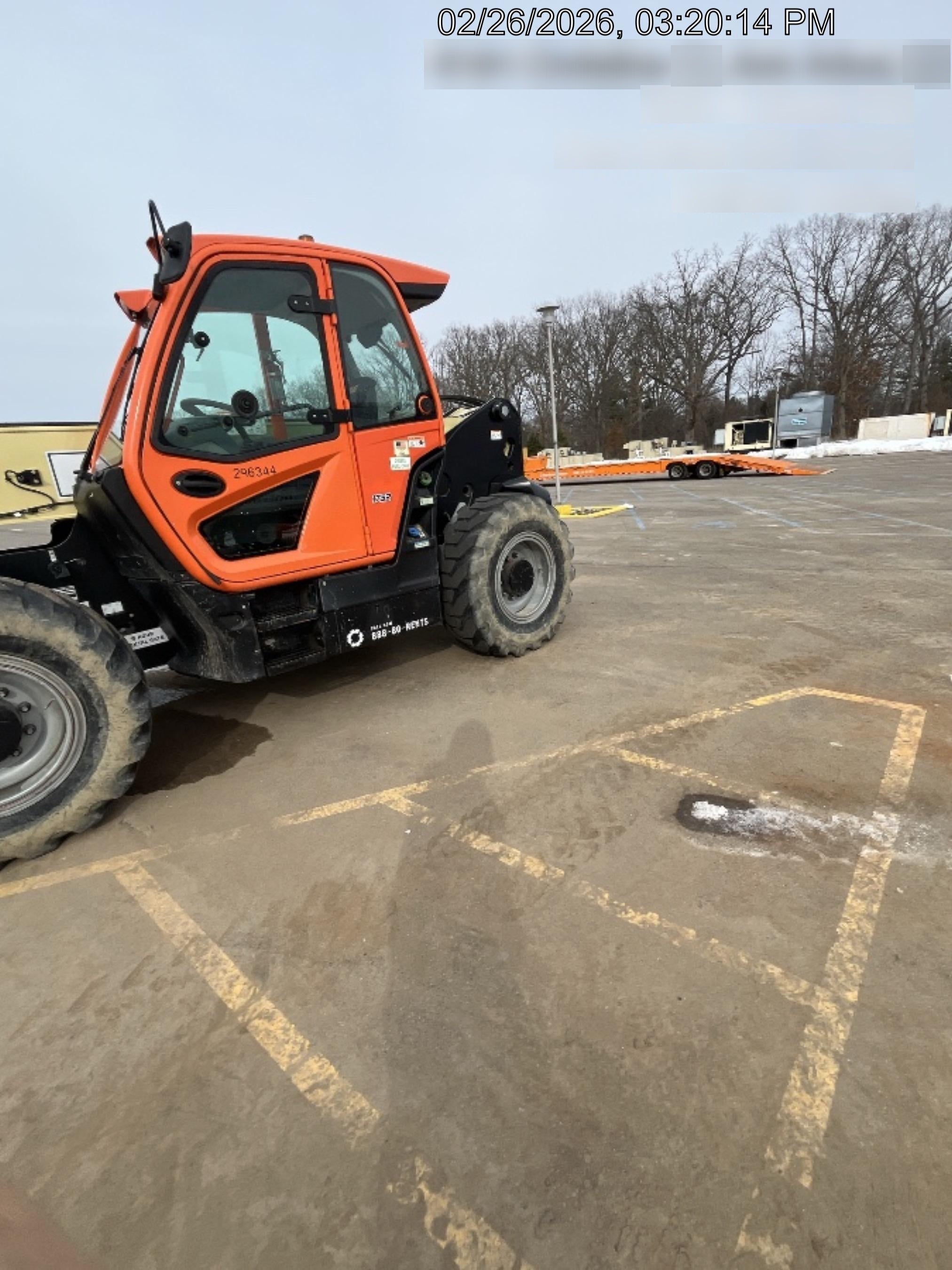 2023 JLG 1732