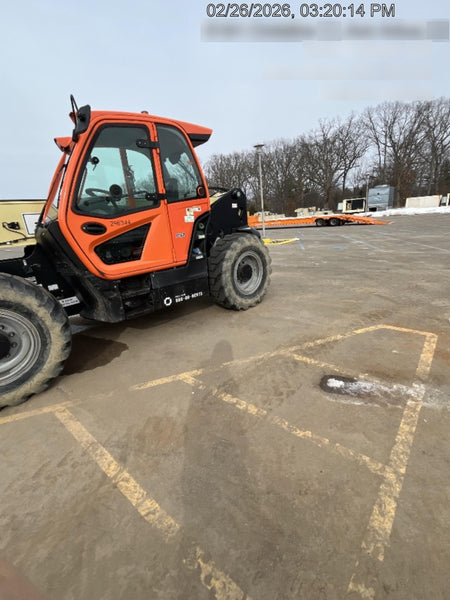 2023 JLG 1732