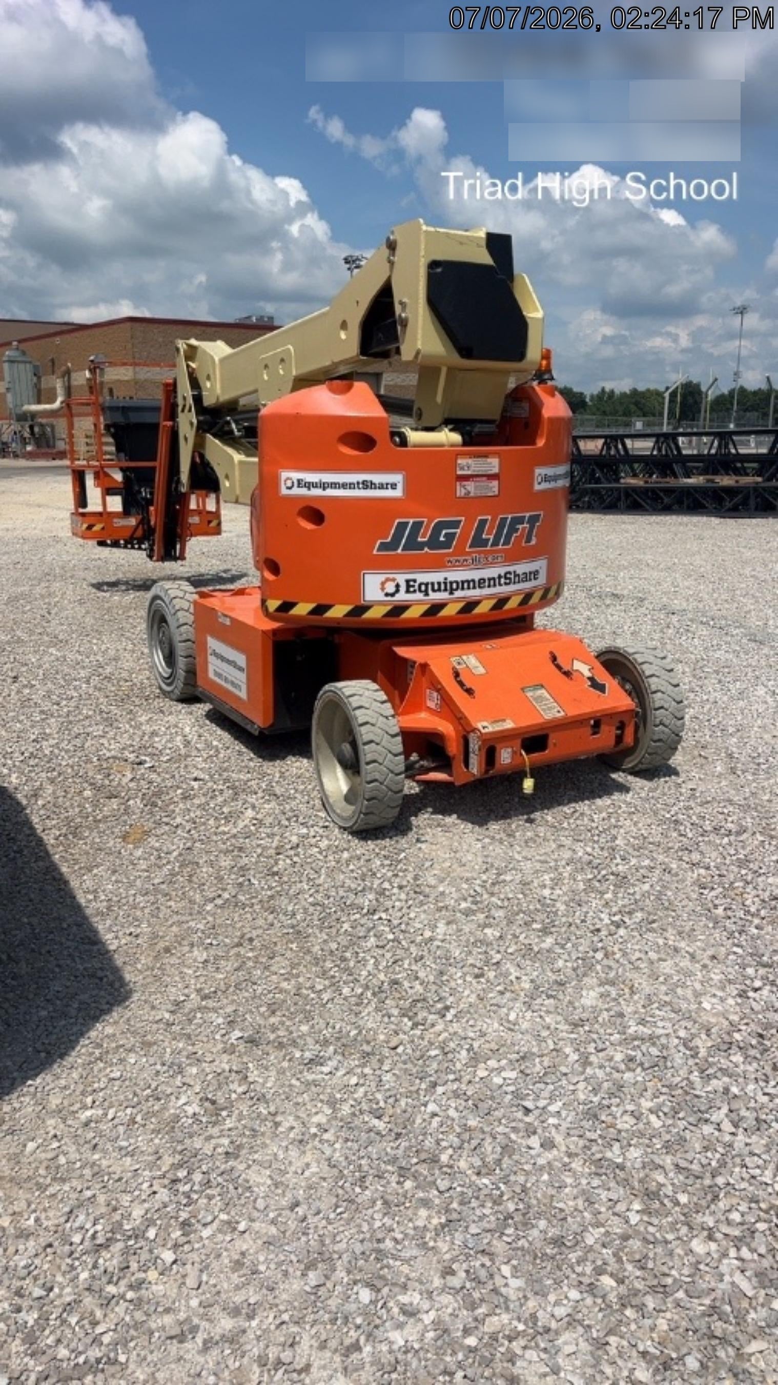 2022 JLG E400AJP Narrow