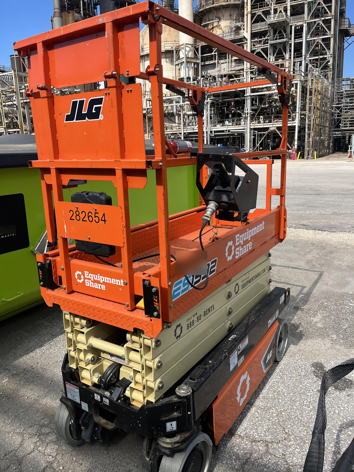 2022 JLG ES1932