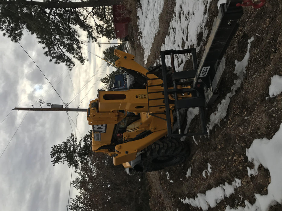 2019 JCB 512-56 Cab/Heat/Air, 109 HP, Solid Tires, STD Worklight, Beacon, Aux Hydraulics, Lifting Eye, Back up Alarm w/66" Carriage/60" Forks