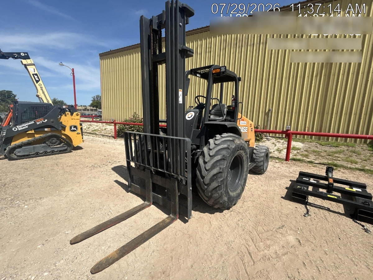 2023 CASE 588H