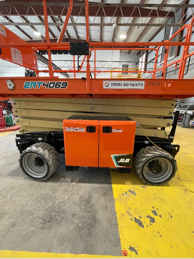 2022 JLG ERT4069