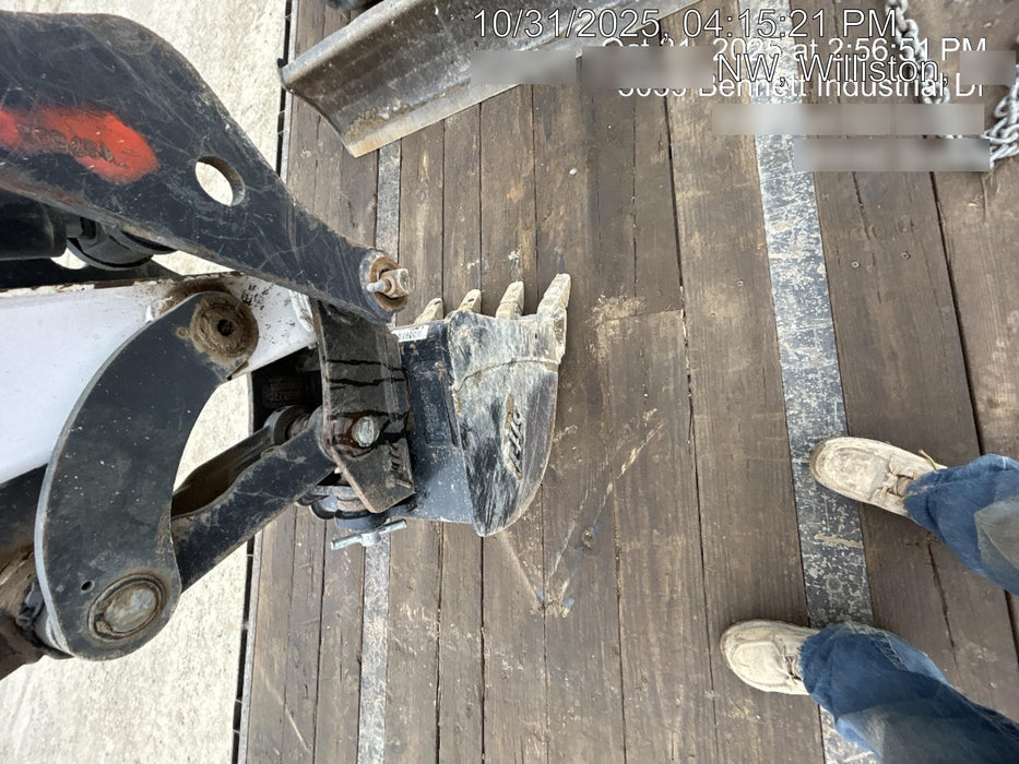 2025 TAKEUCHI 18" HD Bucket - Takeuchi