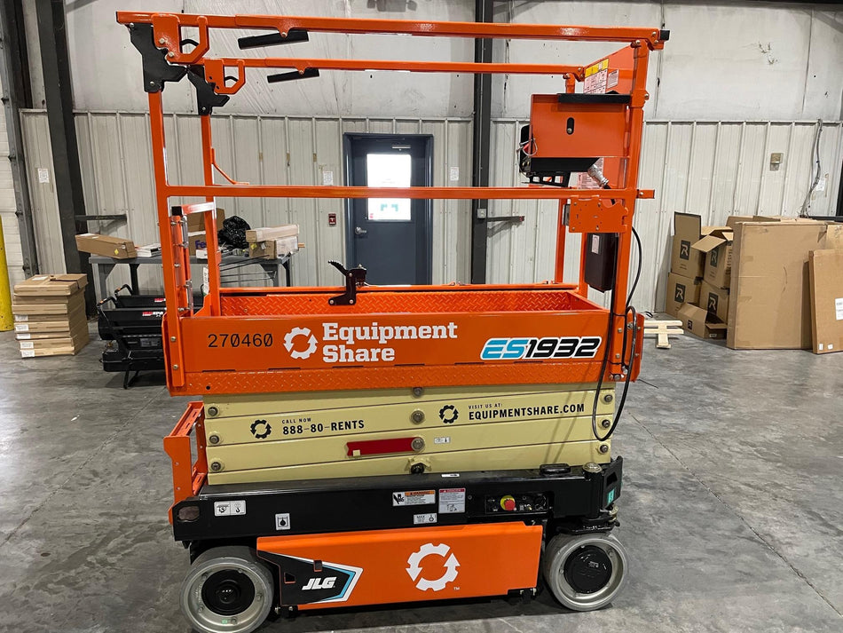 2022 JLG ES1932