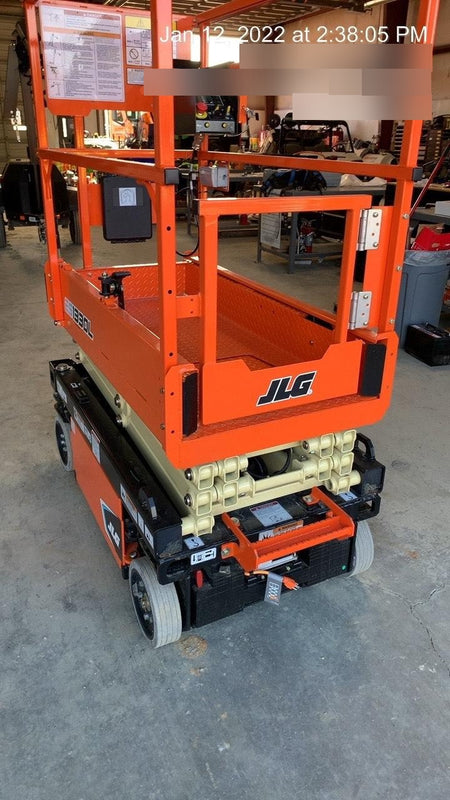 2021 JLG ES1330L