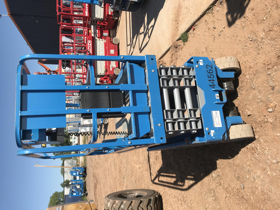 2019 Genie GS-1930 Fixed rails with chain Entry