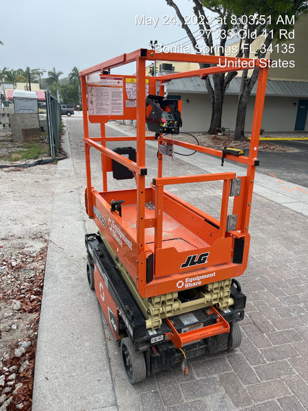2022 JLG ES1330L