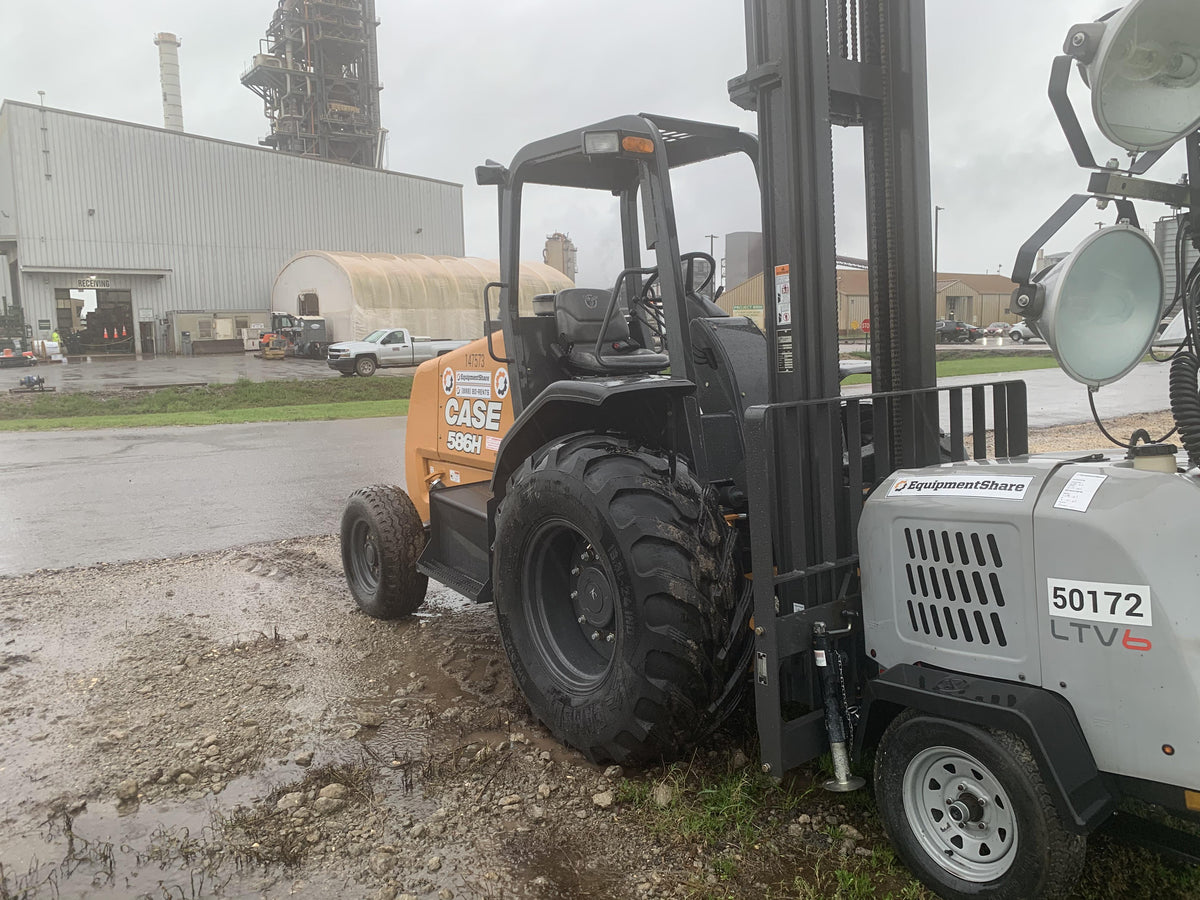 2021 CASE 586H