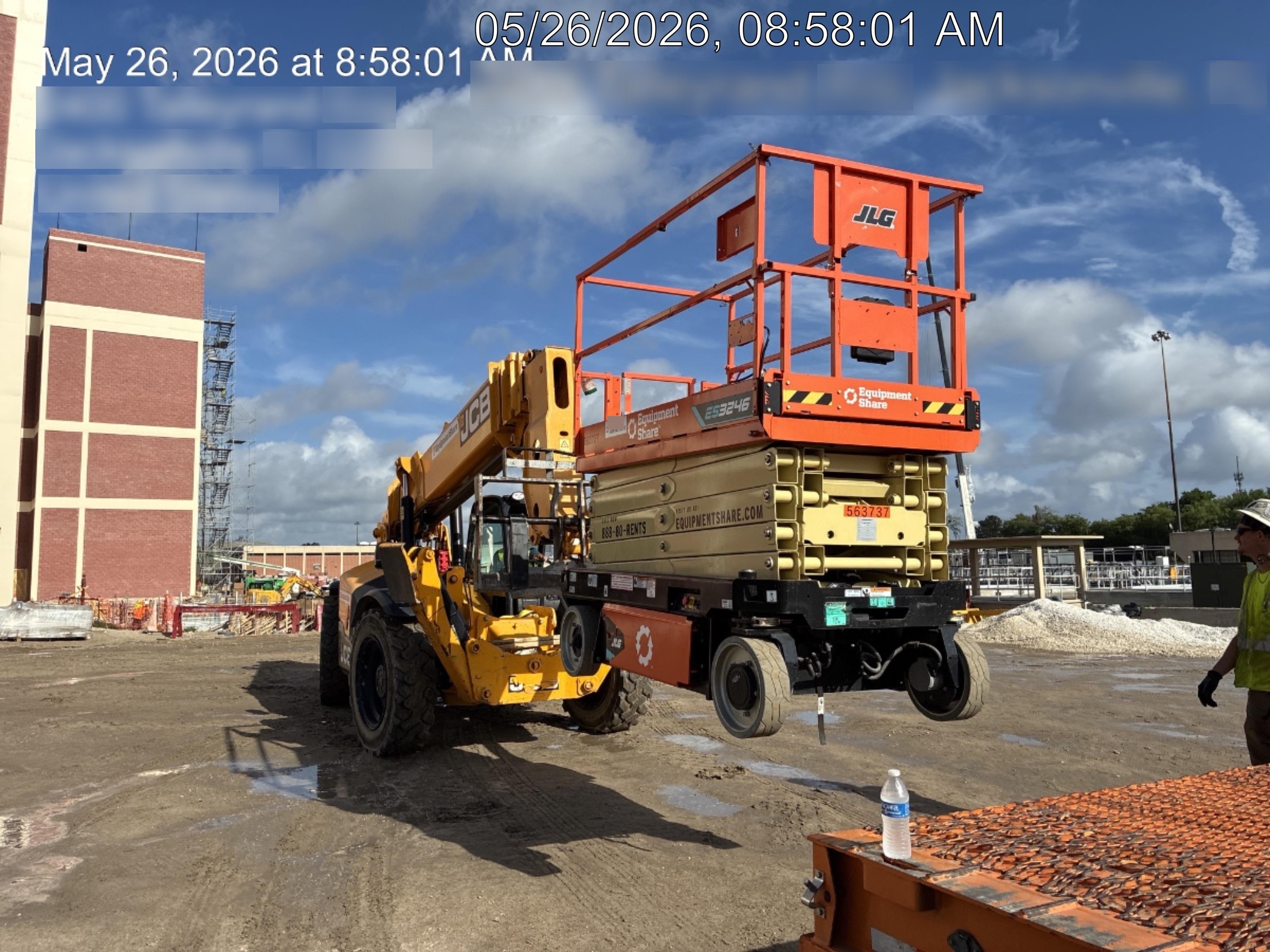 2025 JLG ES3246