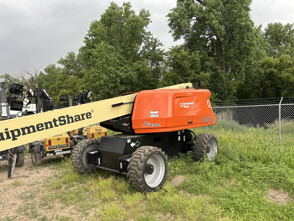 2025 JLG 660SJ
