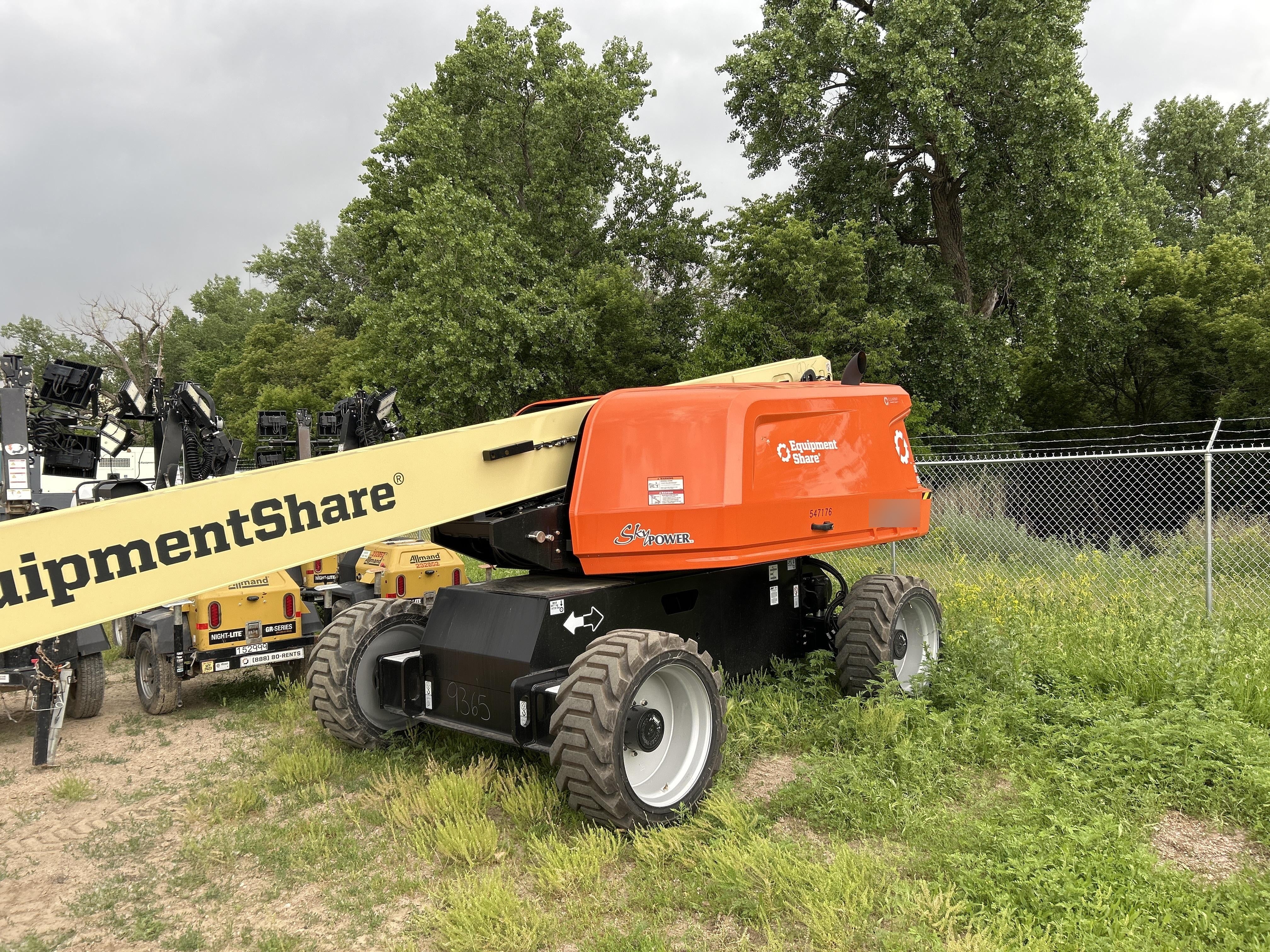 2025 JLG 660SJ