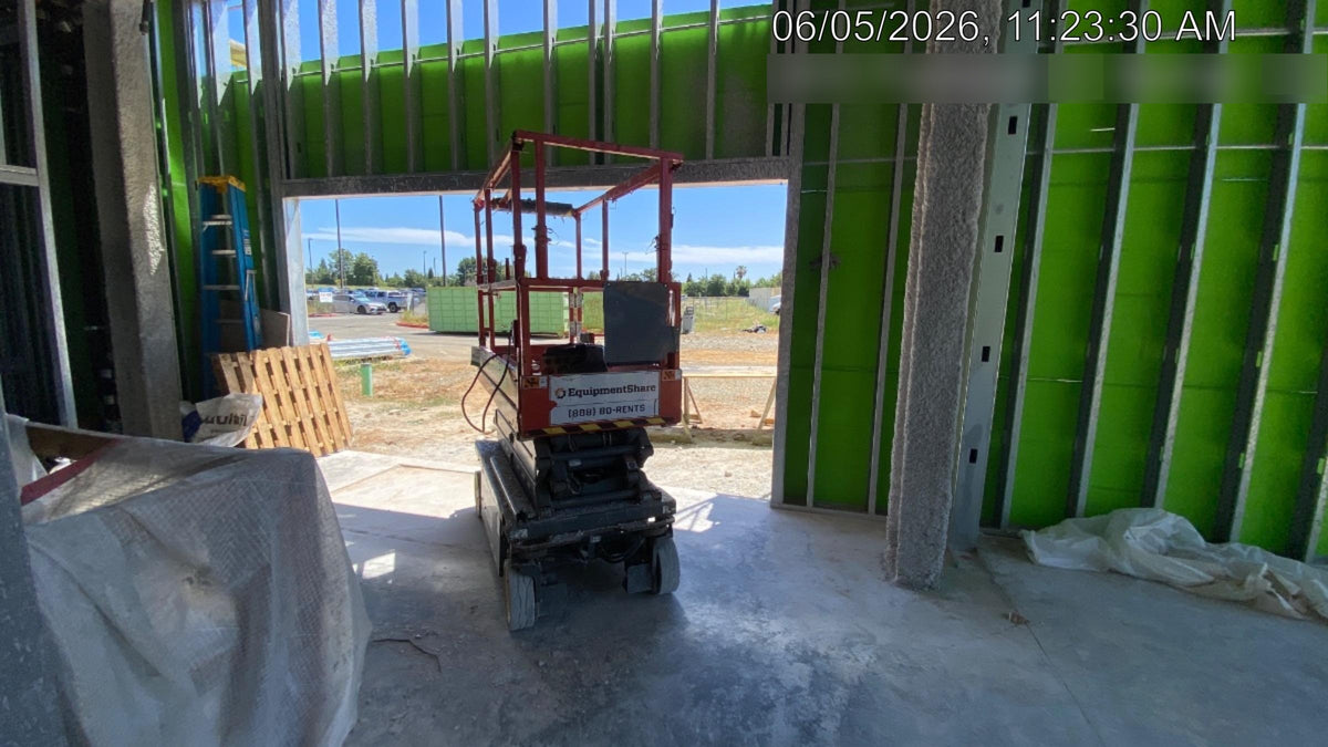2020 Skyjack SJIII-3219 Solid NM Tires, Half height spring hinged entry gate, Dual Beacons, 800W Inverter