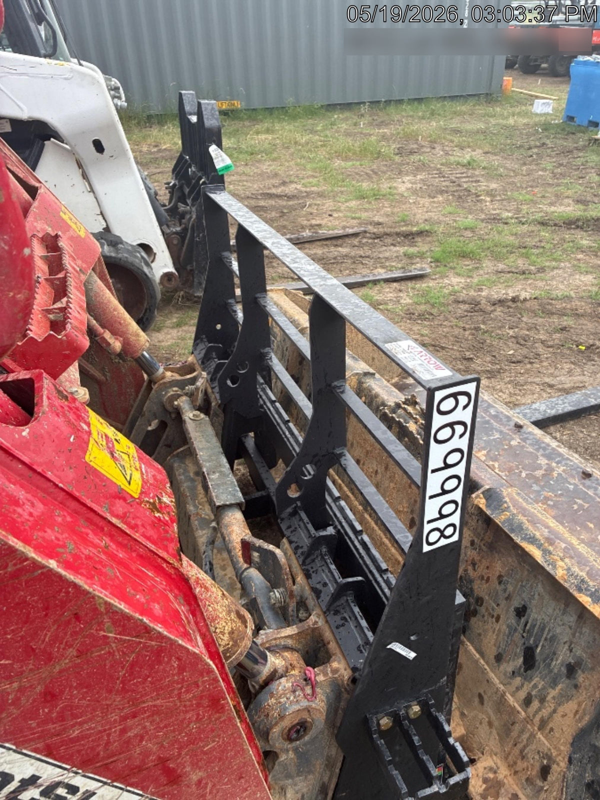 2026 ARROW MATERIAL HANDLING 72" Pallet Forks - Arrow