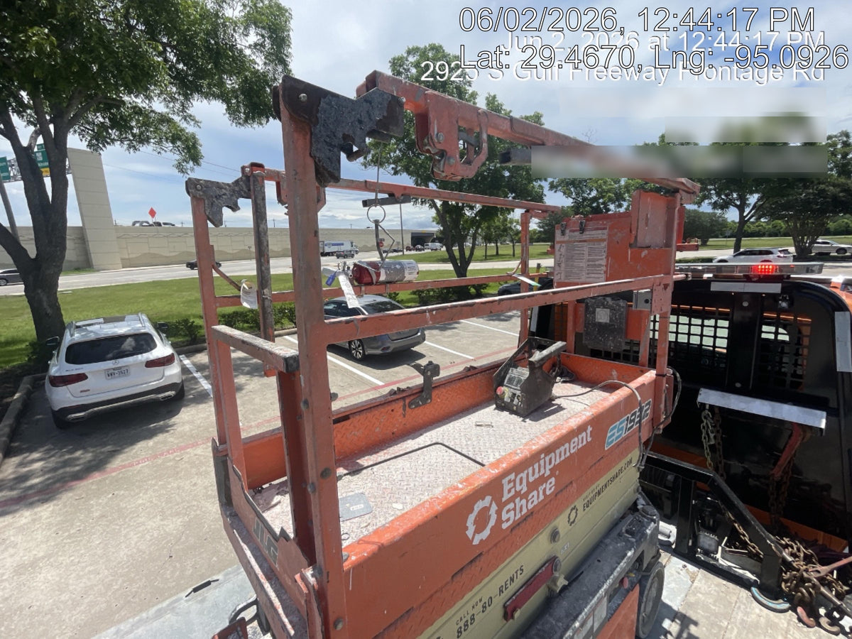 2022 JLG ES1932