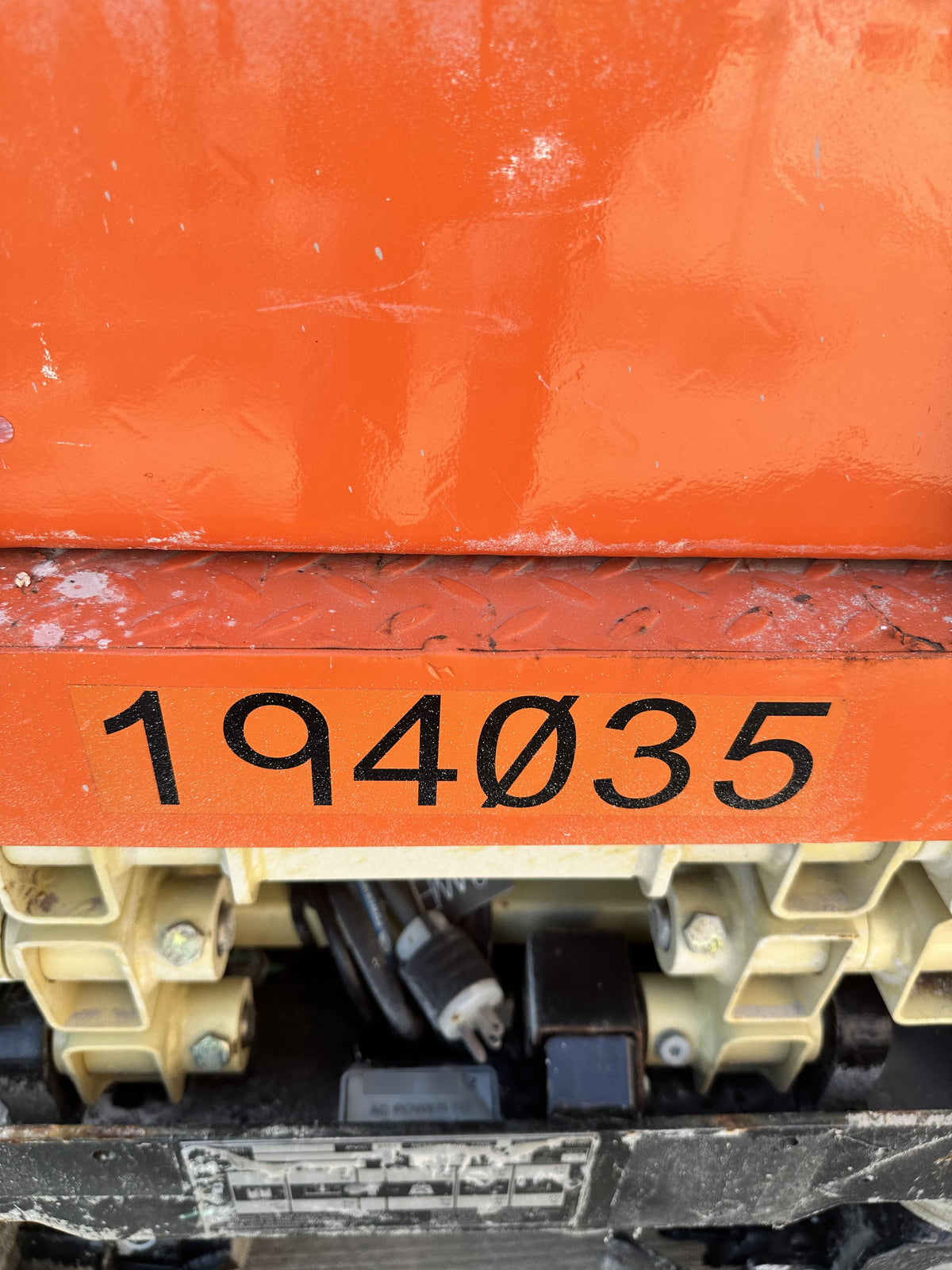 2021 JLG ES1330L