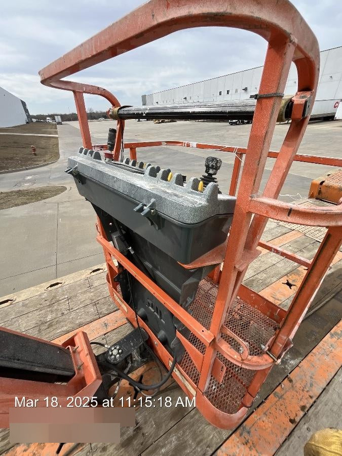 2019 JLG E300AJP
