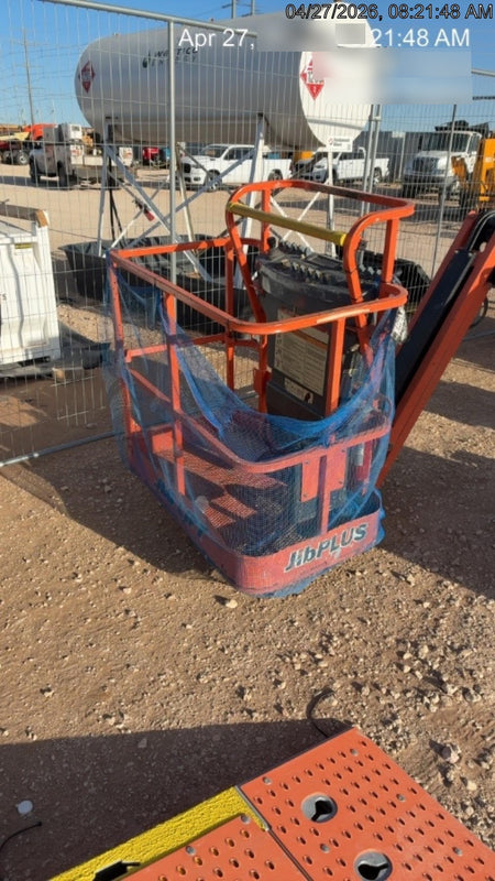 2019 JLG E300AJP