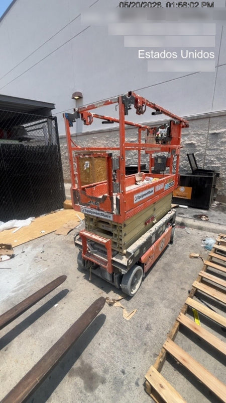 2021 JLG ES1932
