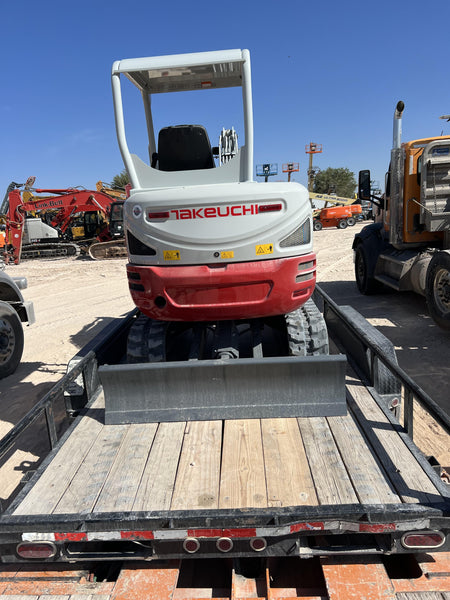 2023 TAKEUCHI TB235-2R