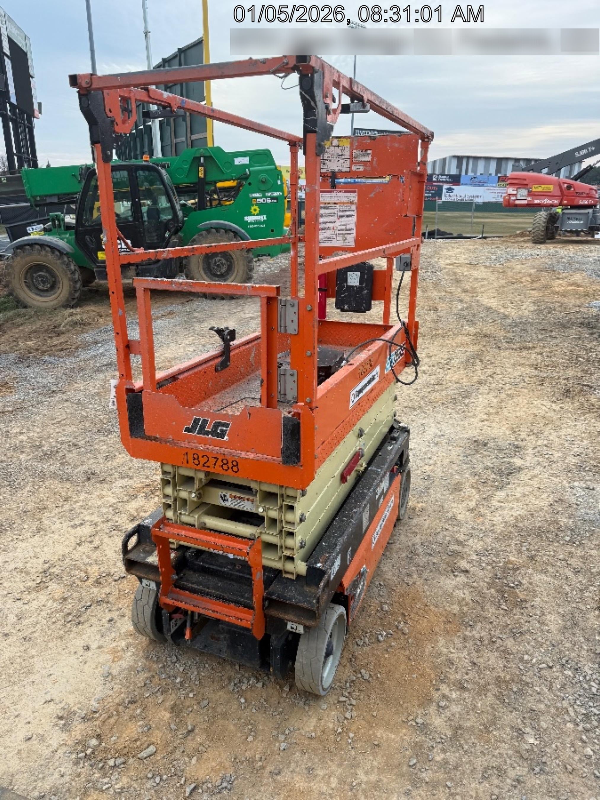 2021 JLG ES1932