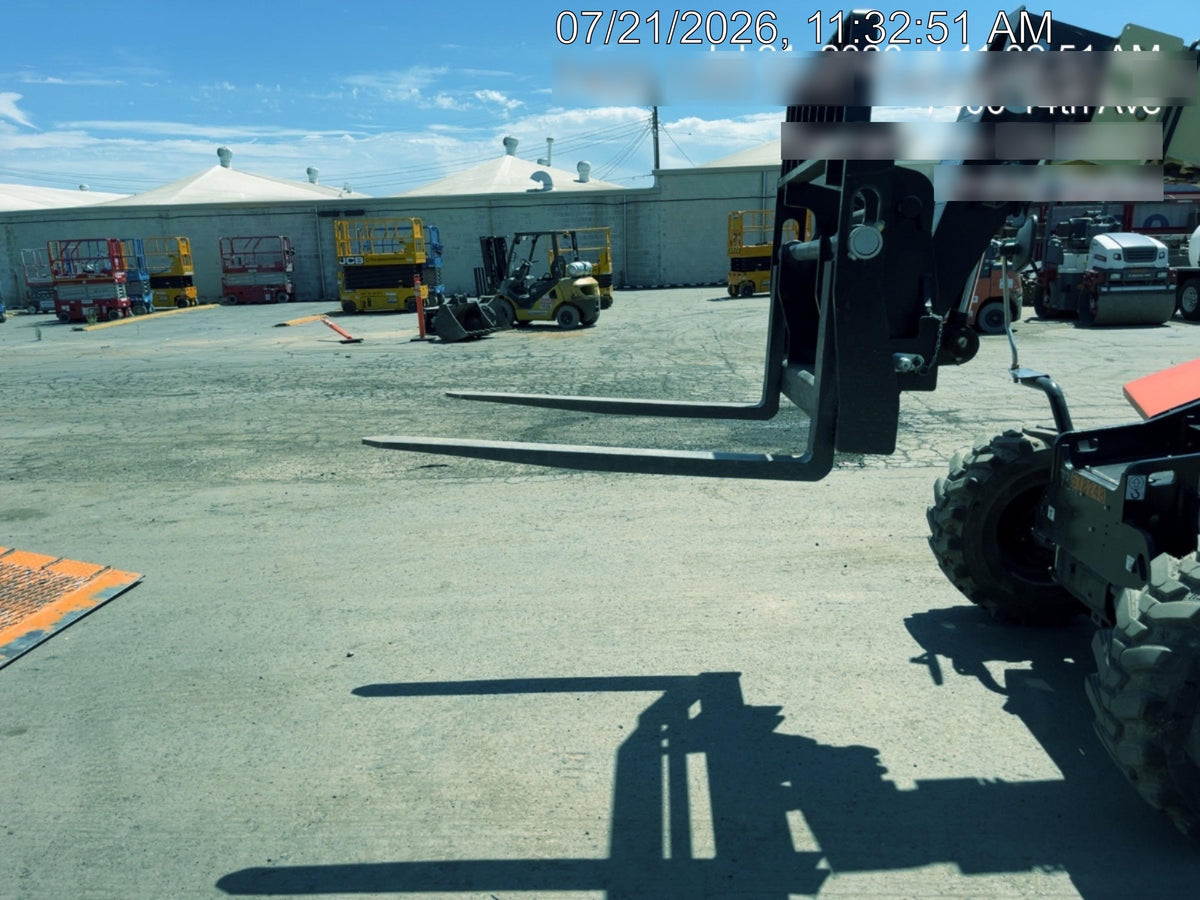 2025 JLG 519