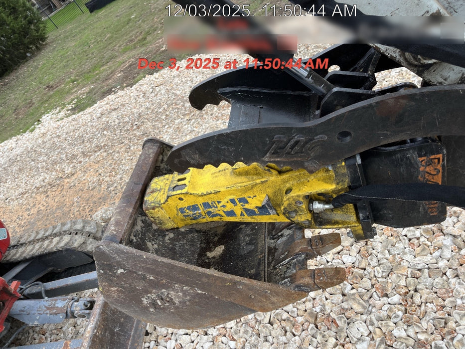 2021 TAKEUCHI TB235-2R