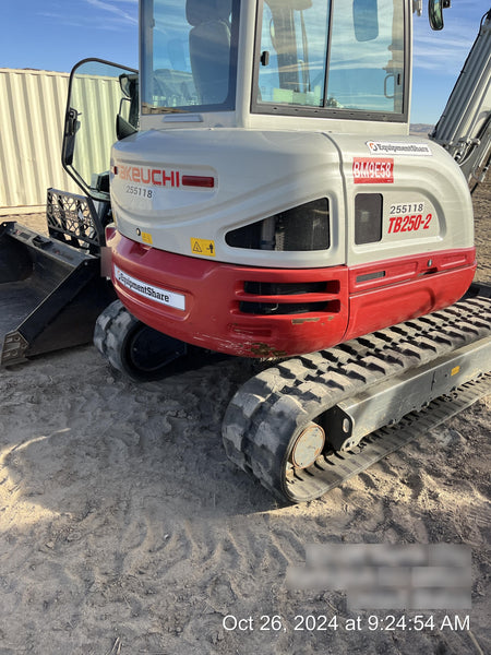 2022 TAKEUCHI TB250-2CR