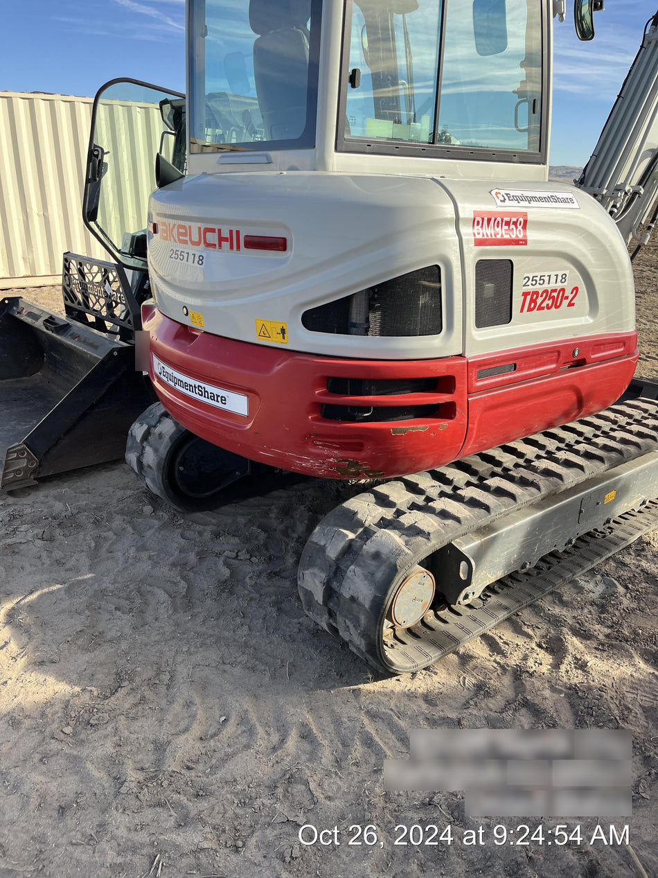 2022 TAKEUCHI TB250-2CR
