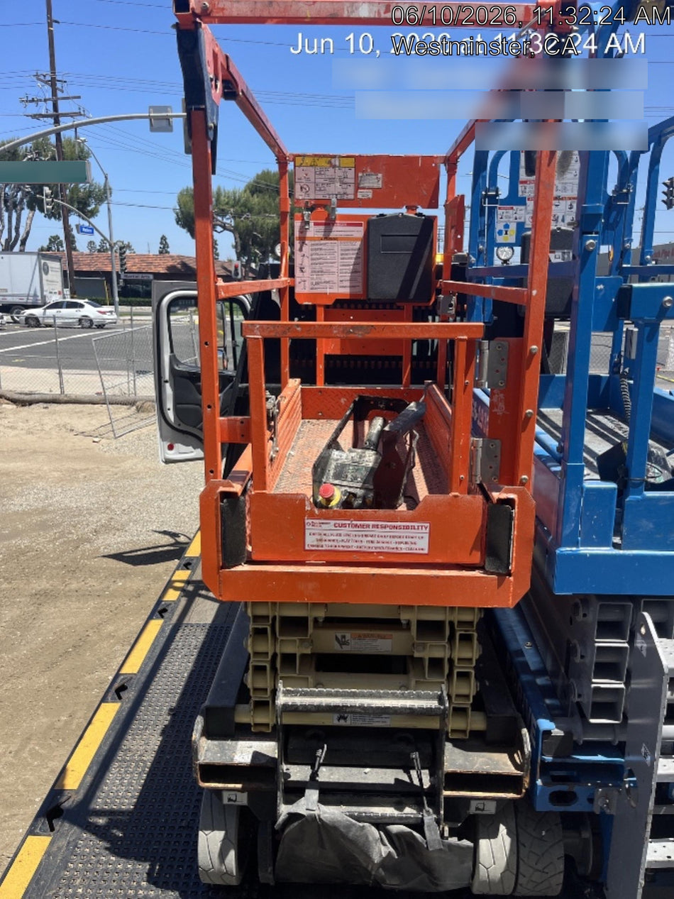 2024 JLG ES1932
