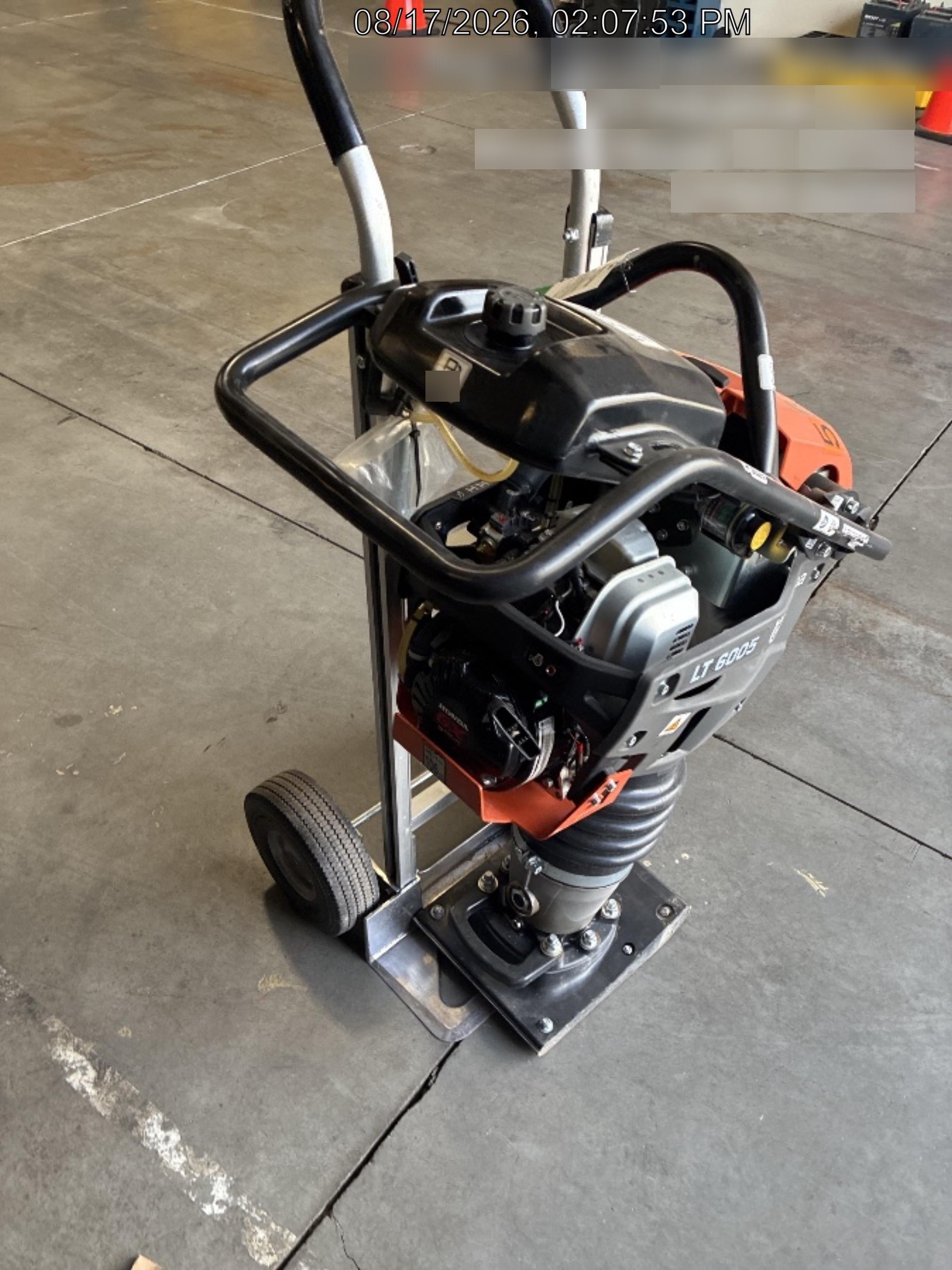 2025 HUSQVARNA LT6005