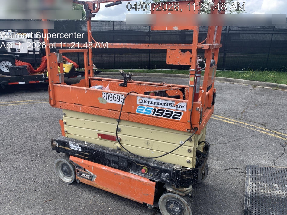 2022 JLG ES1932