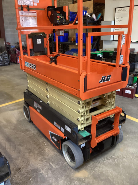 2022 JLG ES1932