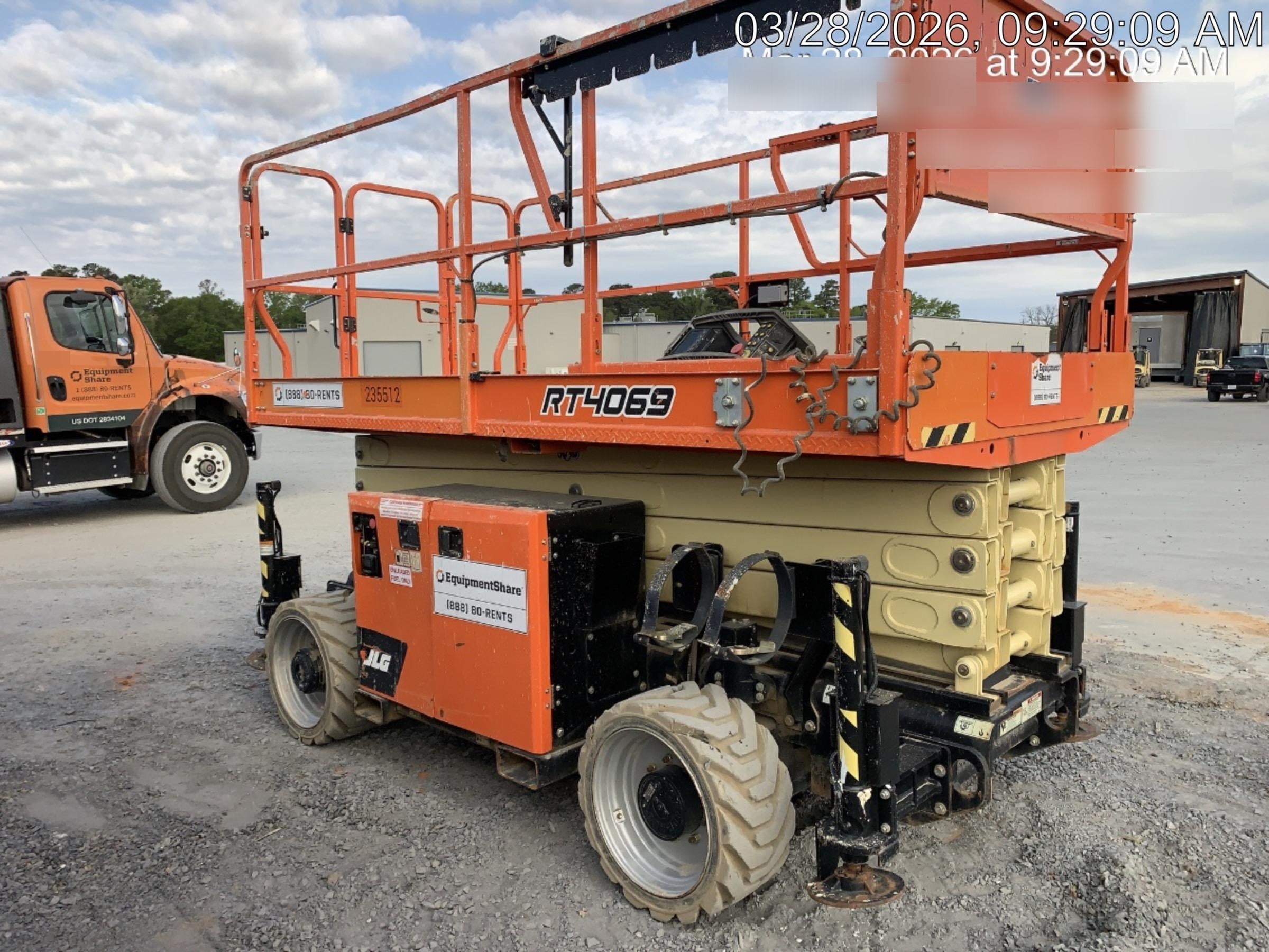 2022 JLG RT4069