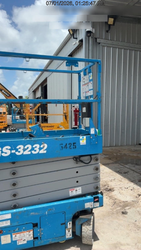 2017 Genie GS-3232 Genie GS3232 Narrow 32' Scissor Lift