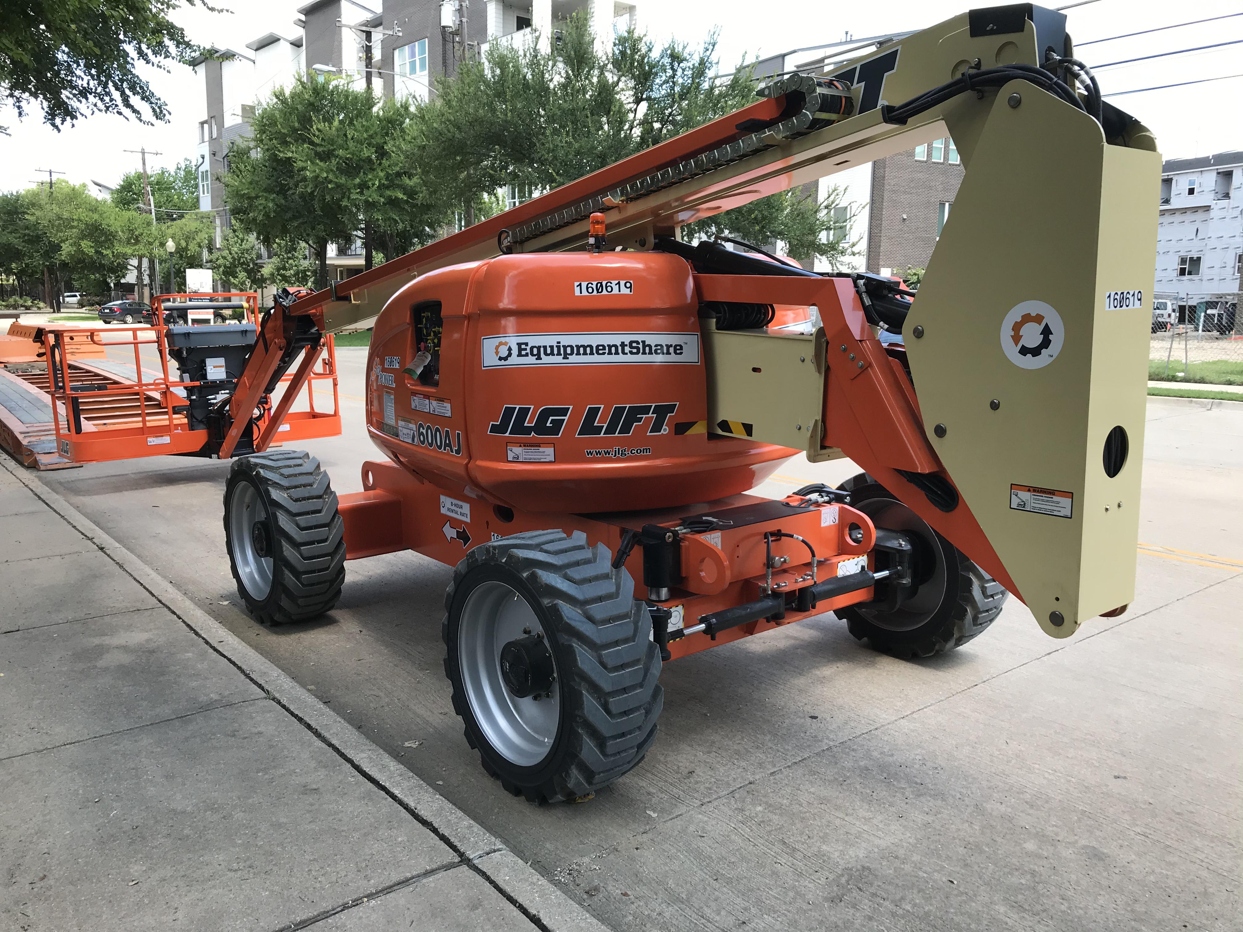 2021 JLG 600AJ