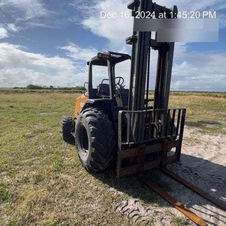 2023 CASE 588H