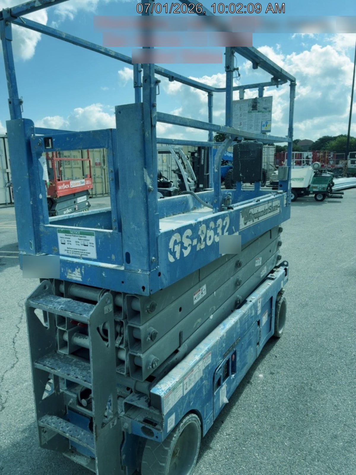 2019 Genie GS-2632 Folding rails with half height swing gate