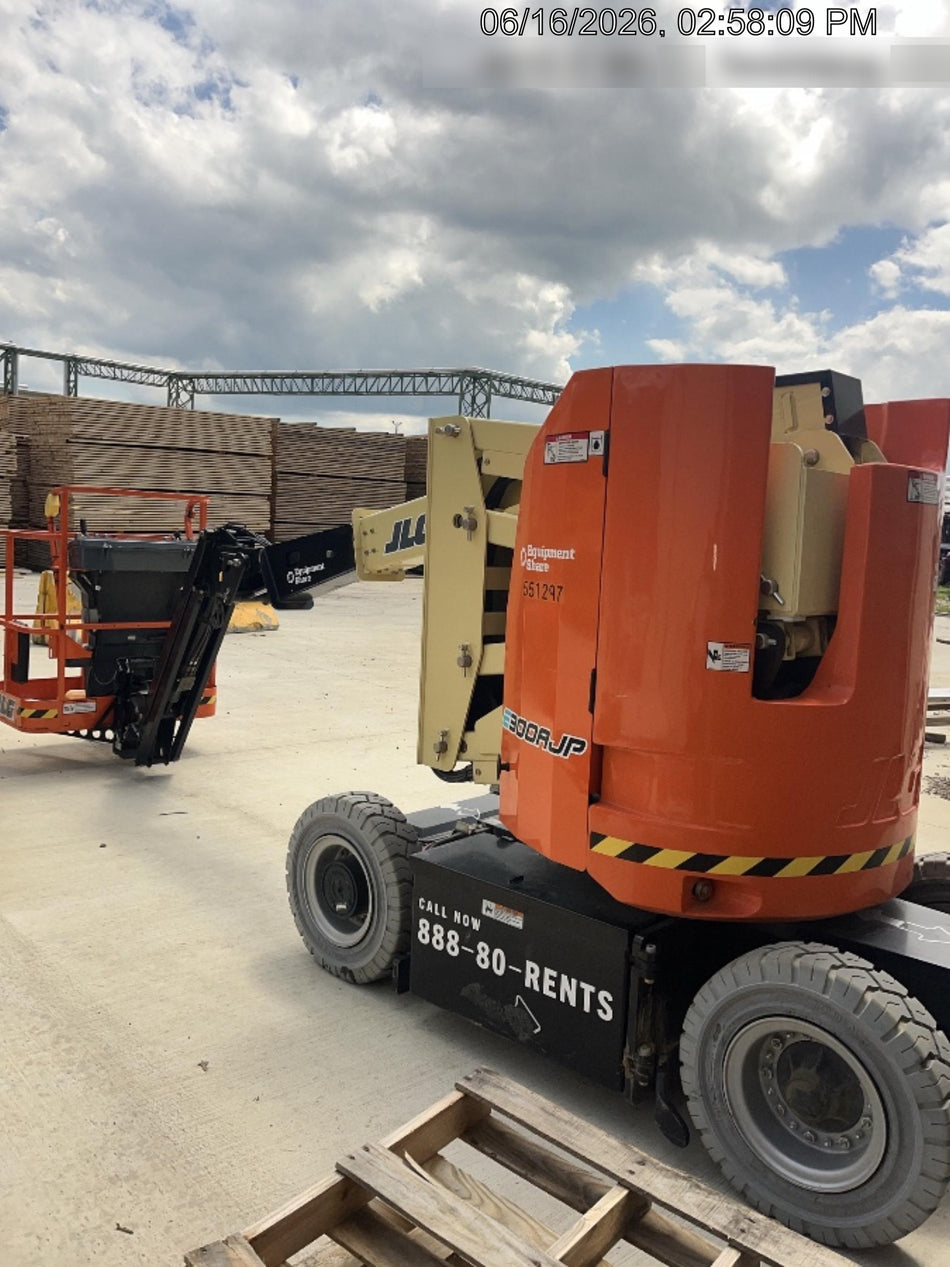 2025 JLG E300AJP