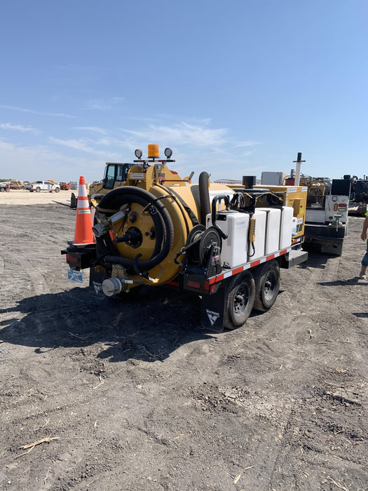 2023 Vac-Tron LP573XDT T4 Koehler Diesel Engine, 500 Gallon Debris Tank, x2 100 Gallon Water Tanks