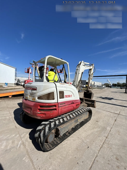 2021 TAKEUCHI TB250-2